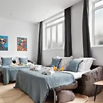 Thebluestay 264 - Spacious In 15 - Ac *