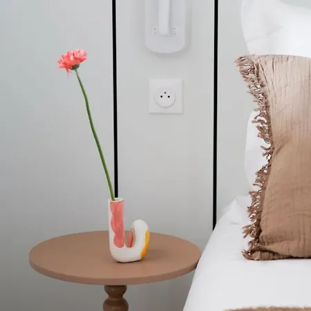 Апартаменты Thebluestay 264 - Spacious In 15 - Ac