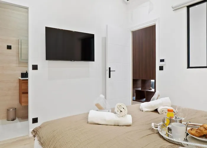 Thebluestay 264 - Spacious In 15 - Ac Apartment