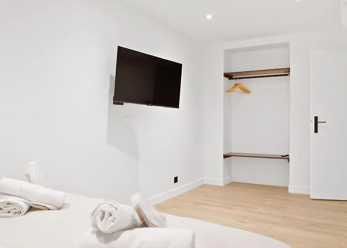 Thebluestay 264 - Spacious In 15 - Ac